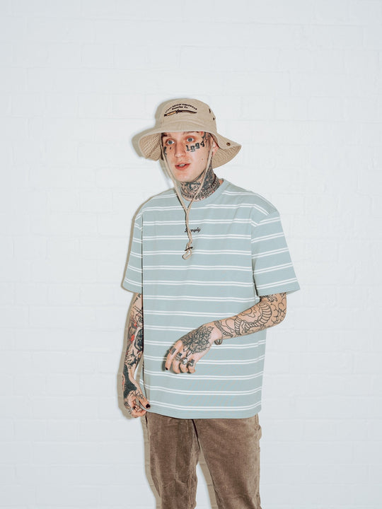 Model wearing Outback Hat with death before dishonour dagger - doomsdayco Outback Hat