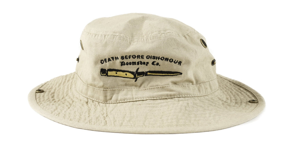 Outback Hat with death before dishonour dagger - doomsdayco Outback Hat front